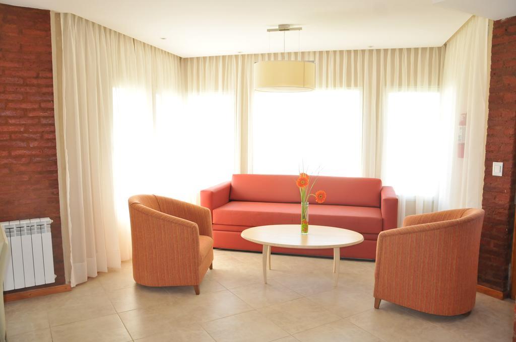 Plaza Huincul Antu Malal Hotel מראה חיצוני תמונה