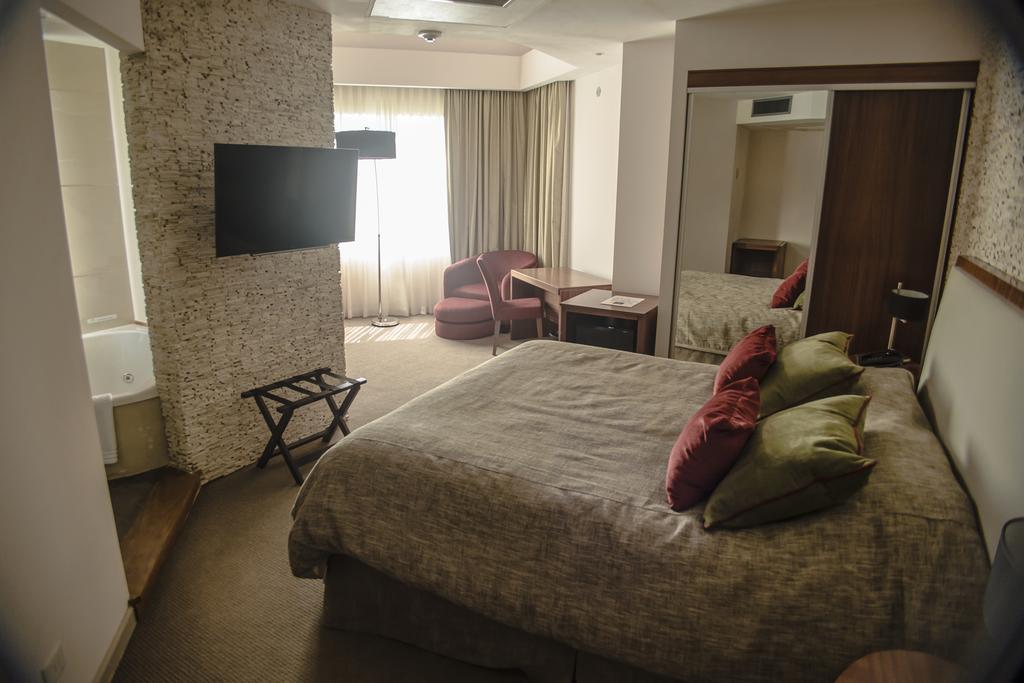 Plaza Huincul Antu Malal Hotel מראה חיצוני תמונה